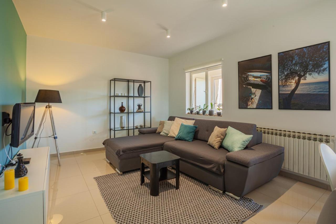 Apartman Petra Cres Exteriér fotografie