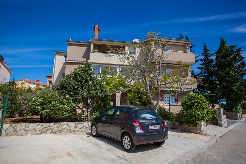 Apartman Petra Cres Exteriér fotografie